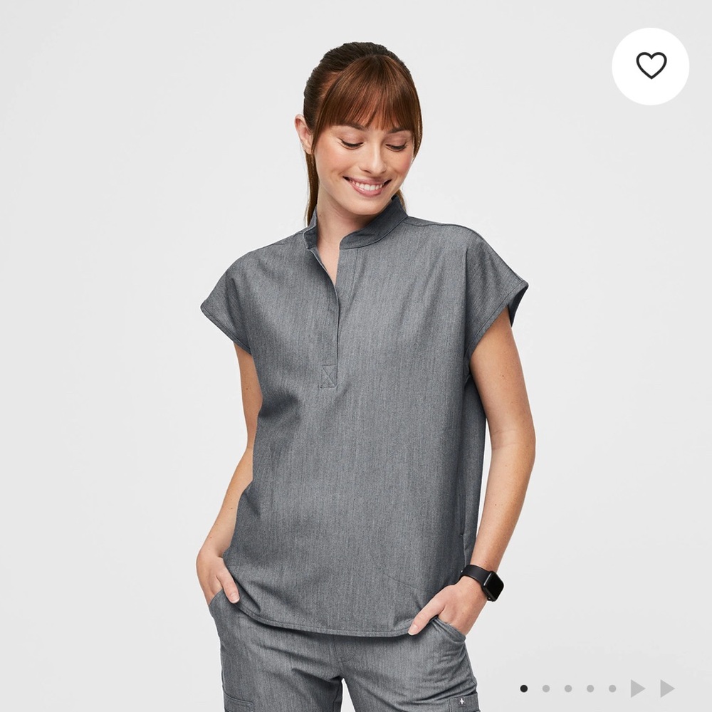 Wear Figs Women's Rafaela Oversized Scrub Top in Graphite Grey